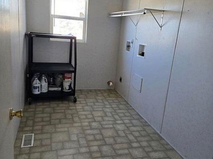 406 W Crowell Field Road, Round Mountain, NV 89045 Photo
