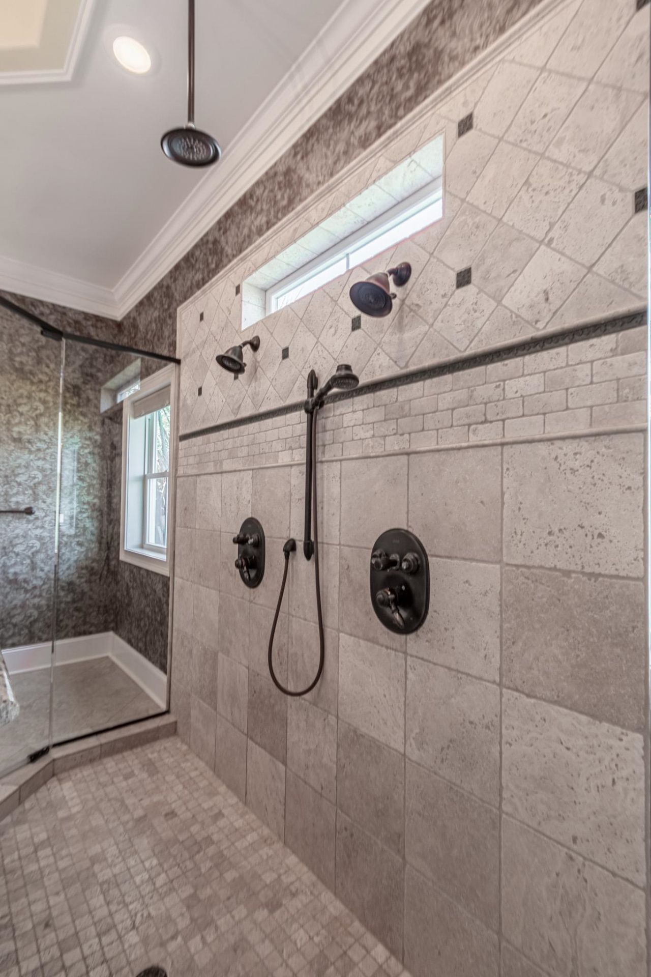 1011 Bluffview Dr. Photo 33