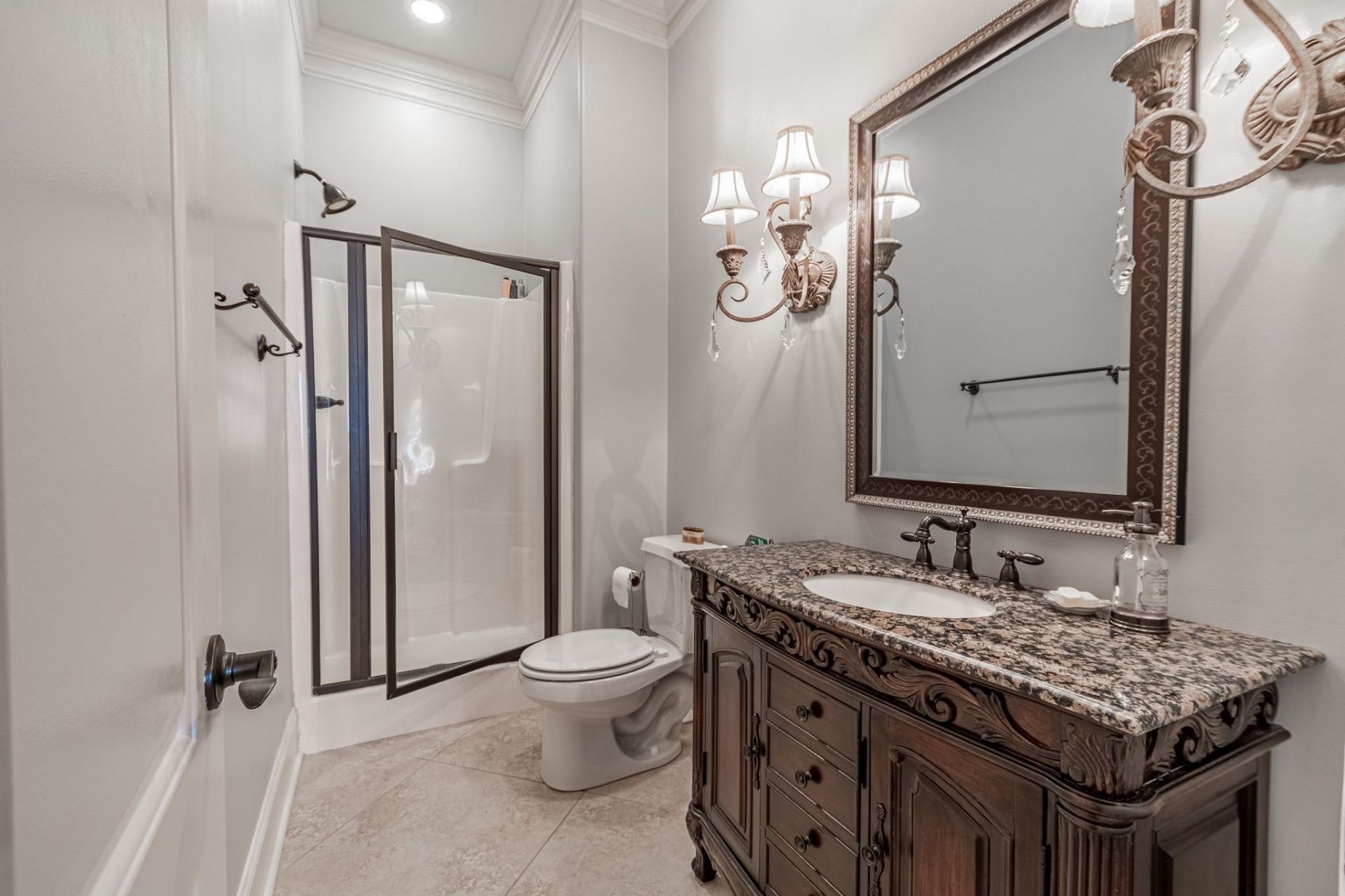 1011 Bluffview Dr. Photo 35