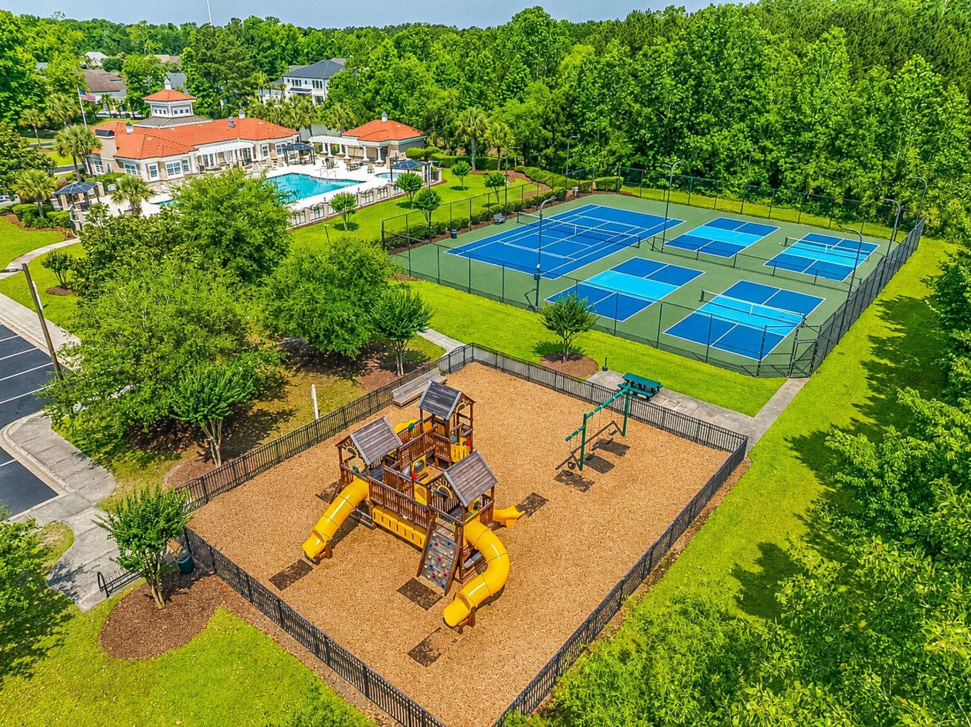 1011 Bluffview Dr. Photo 48