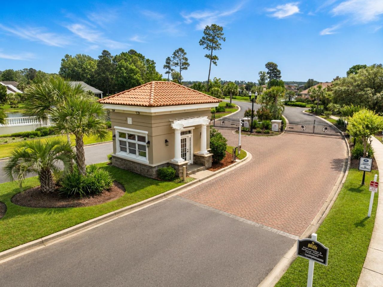 1011 Bluffview Dr. Photo 52