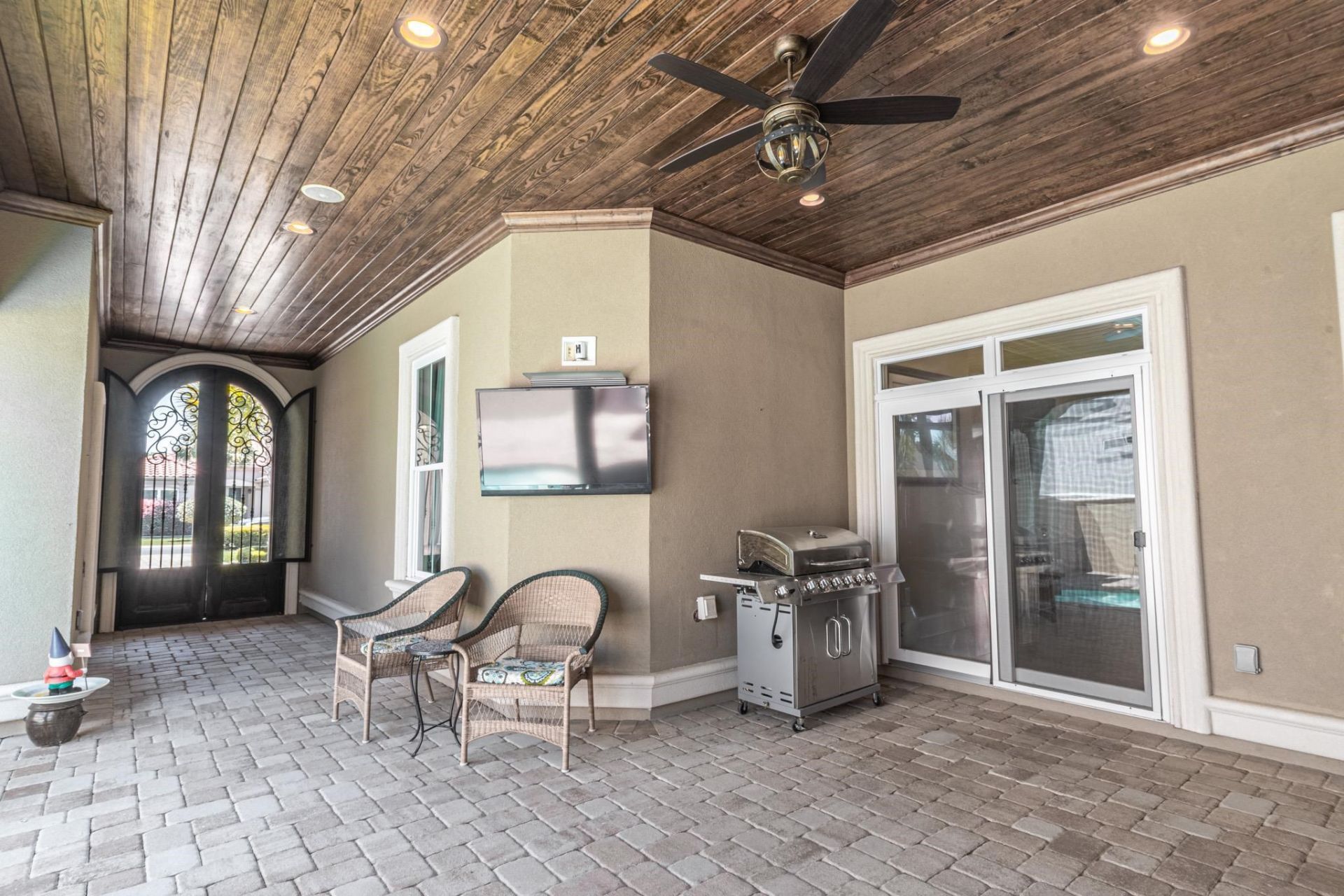 1011 Bluffview Dr. Photo 6