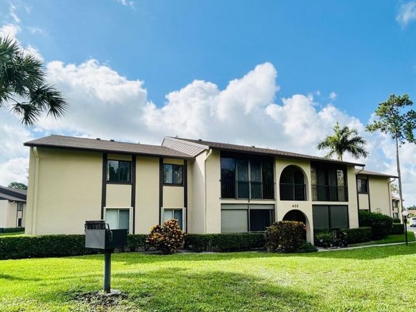433 Pine Glen Lane, Unit C2, Greenacres, FL 33463