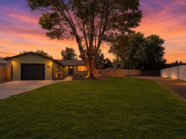 2417 Flanders Street, White City, OR 97503