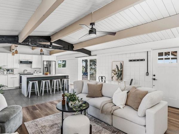 30562 Rolling Hills Dr., Valley Center, CA 92082