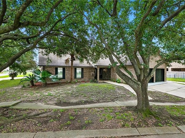 2500 ORBIT Court, Harvey, LA 70058