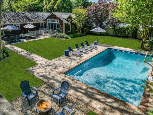 530 Woodcliff Drive , Mattituck, NY 11952