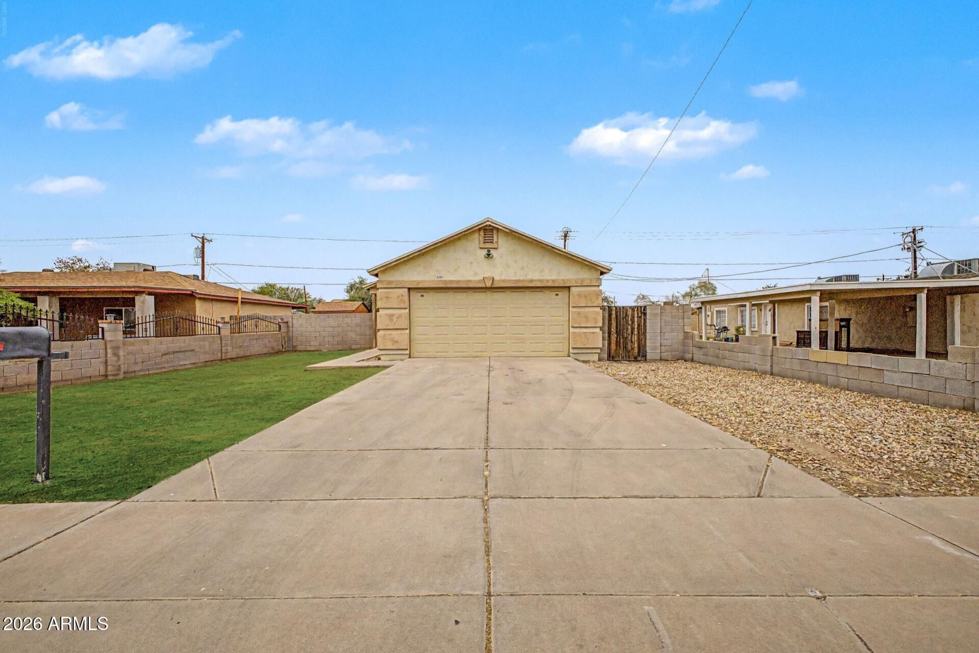 2434 E Roeser Road, Phoenix, AZ 85040 Main Photo