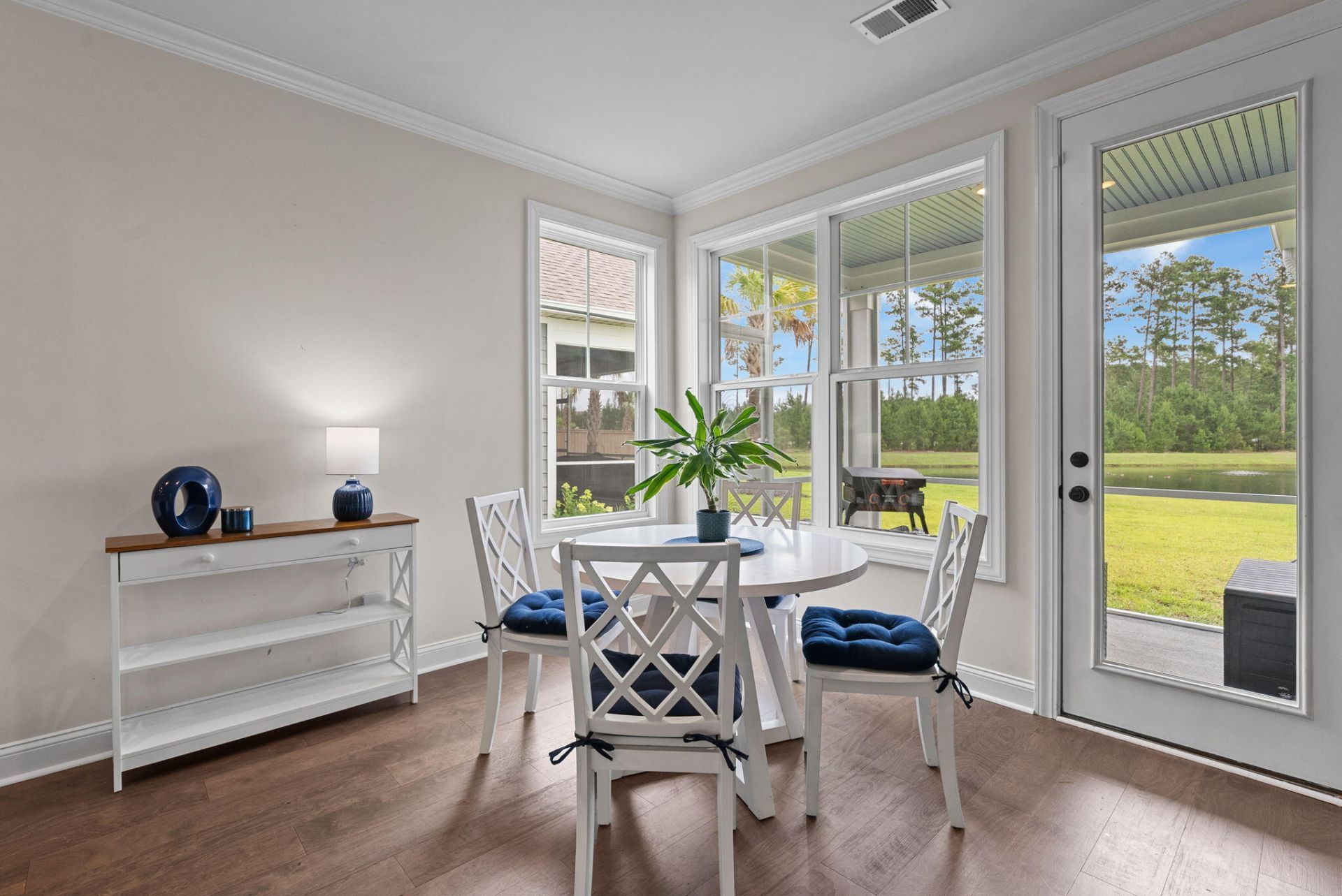 184 Whaler Avenue Photo 4