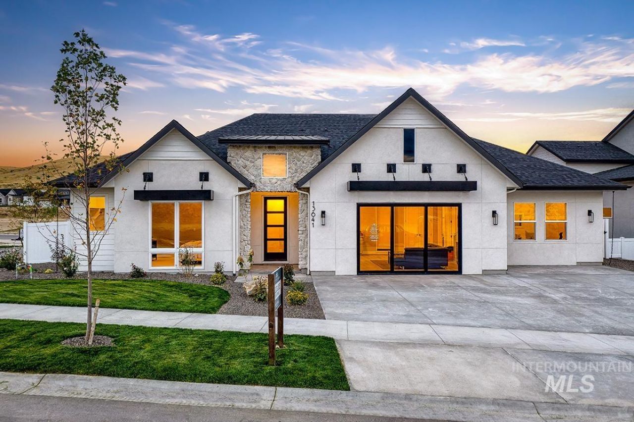 13565 N Spring Creek Way, Boise, ID 83714 Main Photo