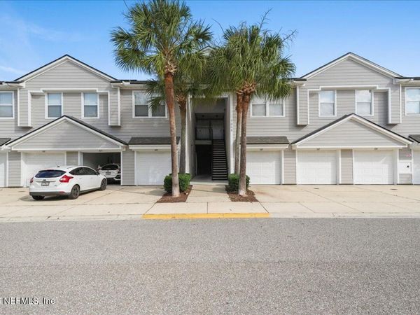 7068 DEER LODGE Circle, Unit 107, Jacksonville, FL 32256