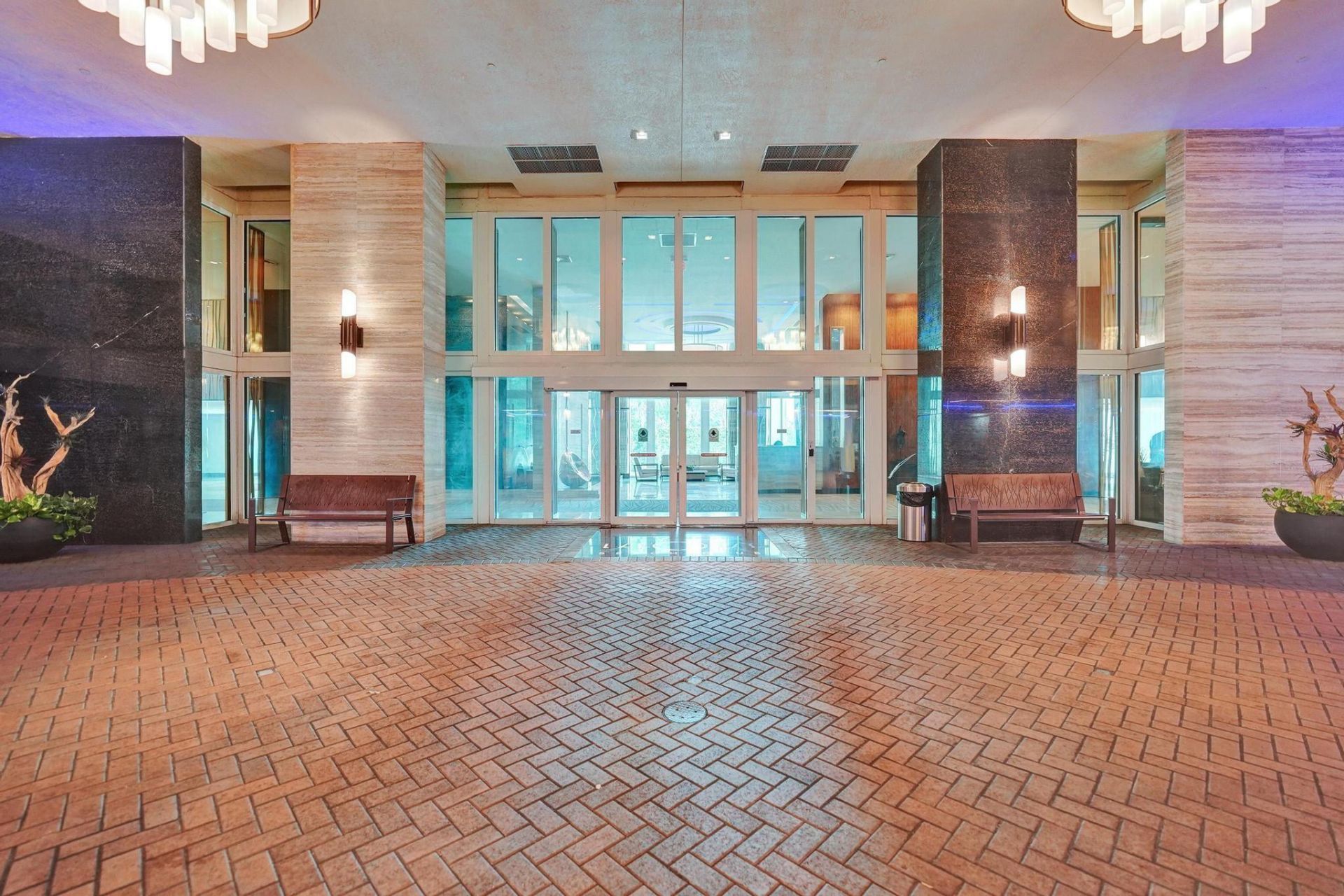 101 S Fort Lauderdale Beach Boulevard, Unit 806, Fort Lauderdale, FL 33316 Photo