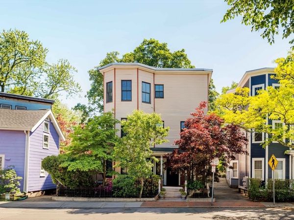 87 Kinnaird St., Unit 2, Cambridge, MA 02139