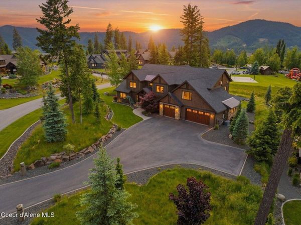 11231 N MCCALL FALLS DR , Hayden, ID 83835