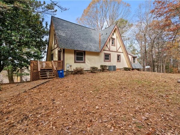 5388 Price Road , Gainesville, GA 30506