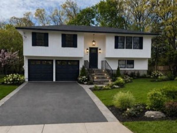 6 Barbara Avenue , Port Jefferson Station, NY 11776