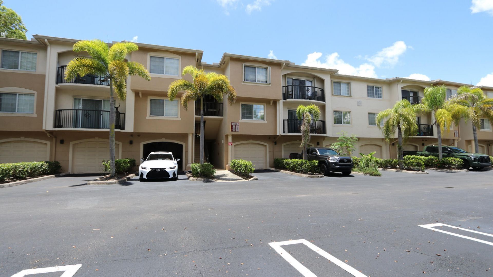 500 N Crestwood Ct Court N, Unit 502, Royal Palm Beach, FL 33411 Photo