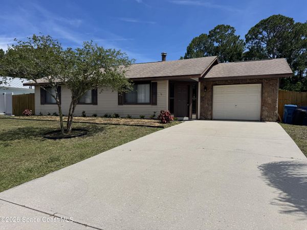 746 Universe Street NW , Palm Bay, FL 32907