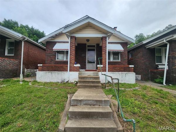 5701 Terry Avenue , St Louis, MO 63120