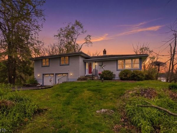 86 Kennedy Rd, Green, NJ 07821