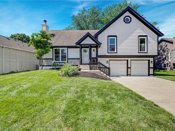8017 W 149th Street, Overland Park, KS 66223