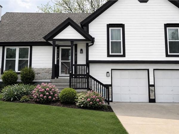 8017 W 149th Street, Overland Park, KS 66223