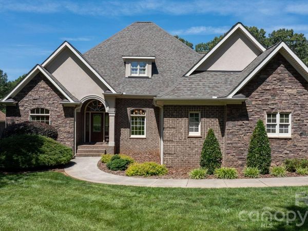 1055 Catawba Greens Drive , Newton, NC 28658