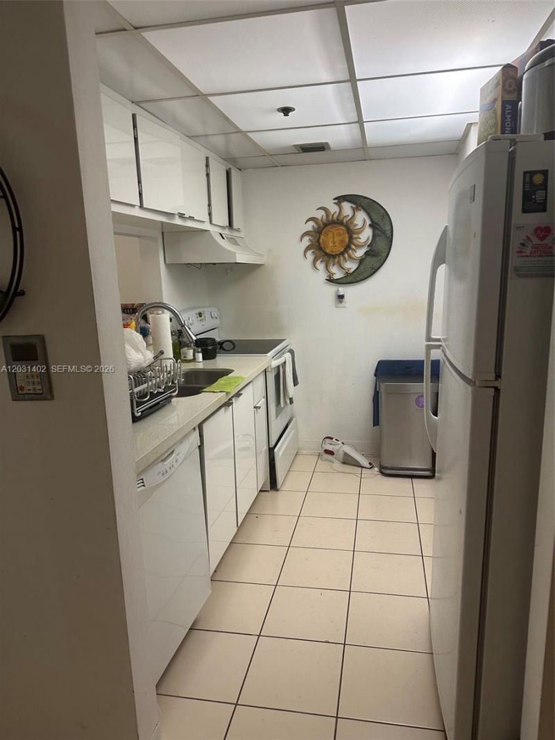 7601 E Treasure Dr , Unit 610, North Bay Village, FL 33141 Photo