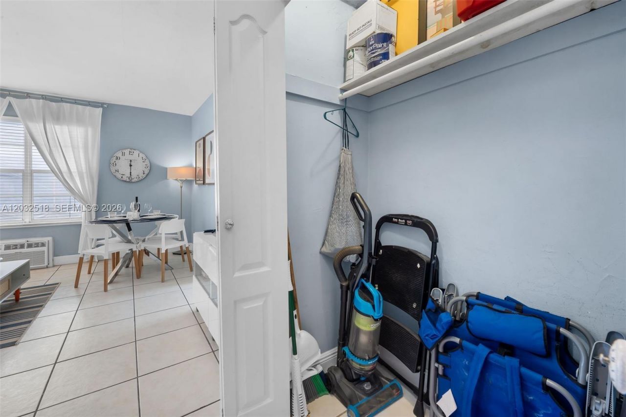 3030 Collins Ave , Unit 4E, Miami Beach, FL 33140 Photo