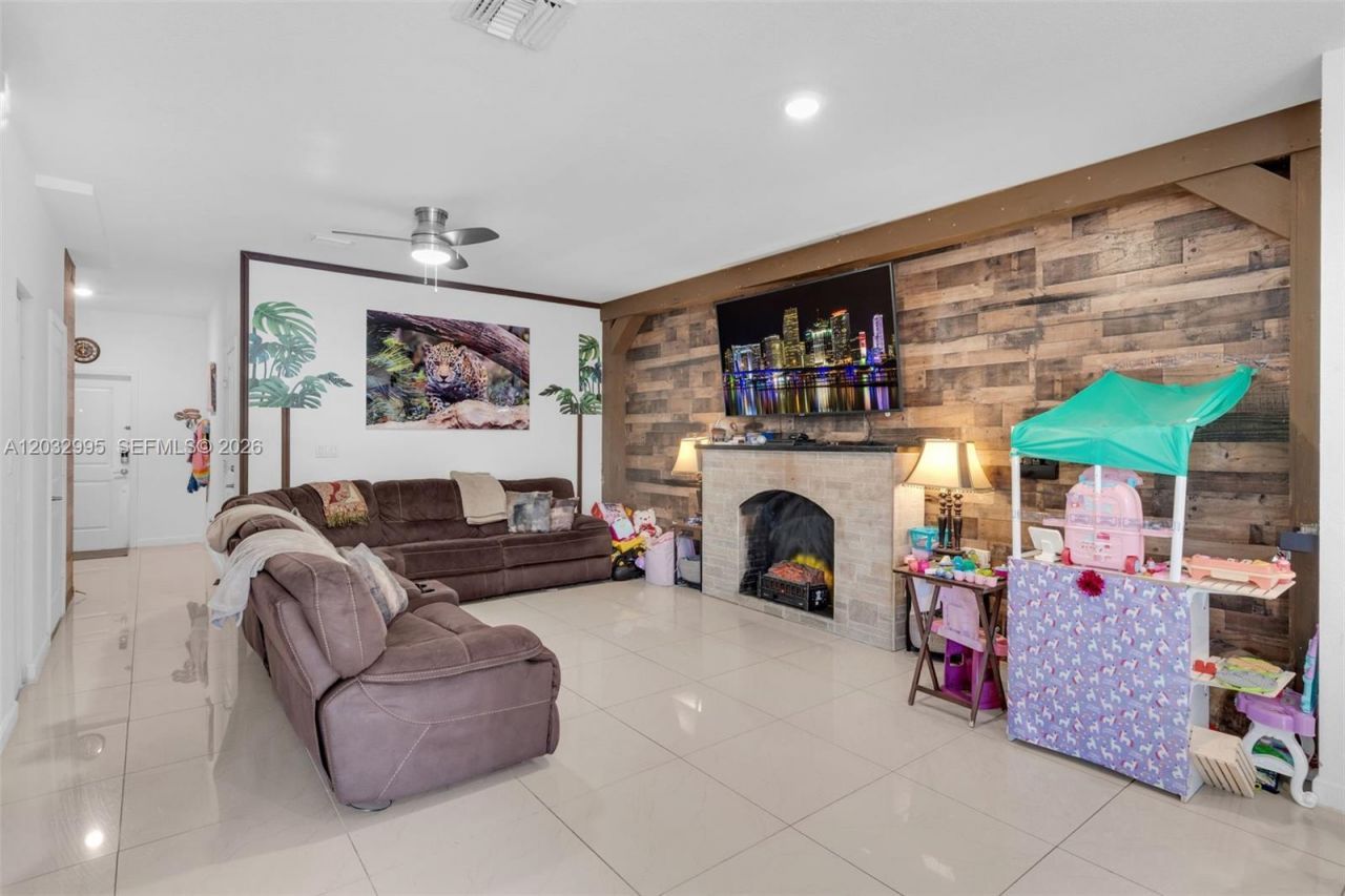 24900 SW 107th Ct , Homestead, FL 33032 Photo