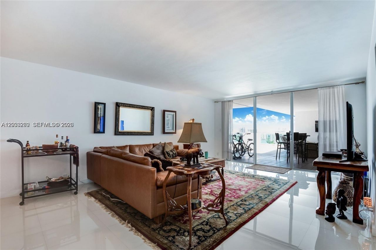 1000 West Ave, Unit TS8, Miami Beach, FL 33139 Photo