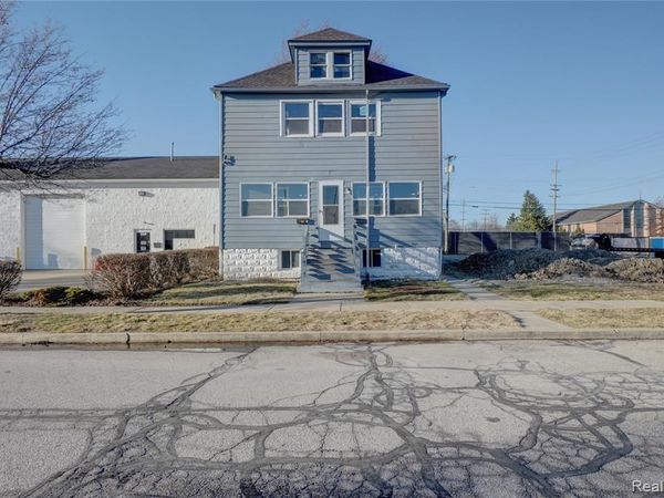 320 Hudson Street , Wyandotte, MI 48192
