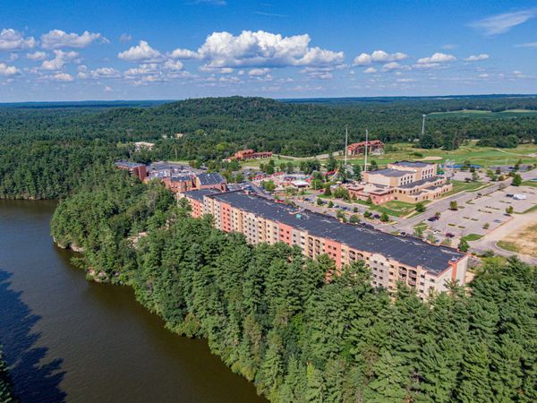 2411 River Road, Unit 2210, Wisconsin Dells, WI 53965