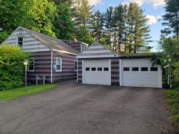 12 Greenwood Ct, Easthampton, MA 01027