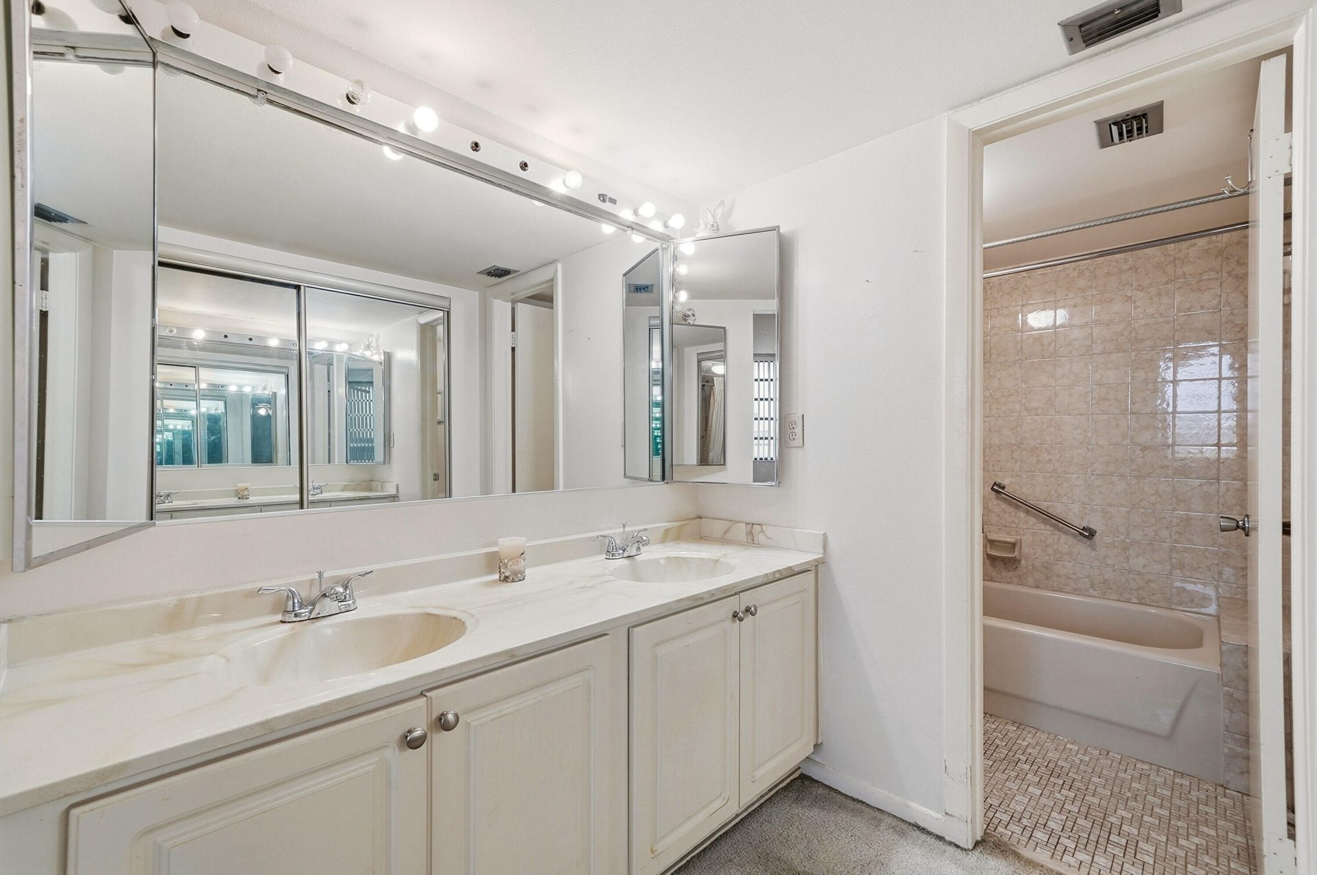 901 Colony Point Circle, Unit 523, Pembroke Pines, FL 33026 Photo