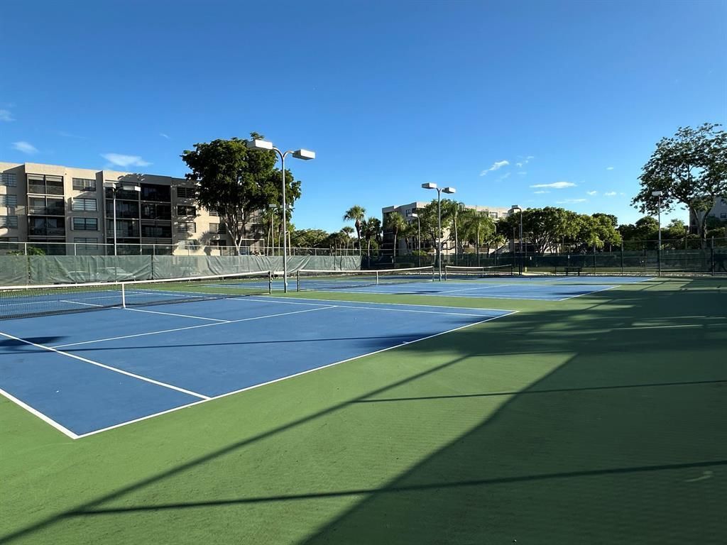 901 Colony Point Circle, Unit 523, Pembroke Pines, FL 33026 Photo
