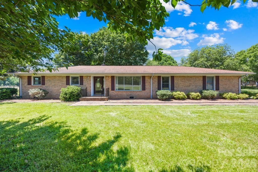 406 Kistler Farm Road, Mooresville, NC 28115 Main Photo