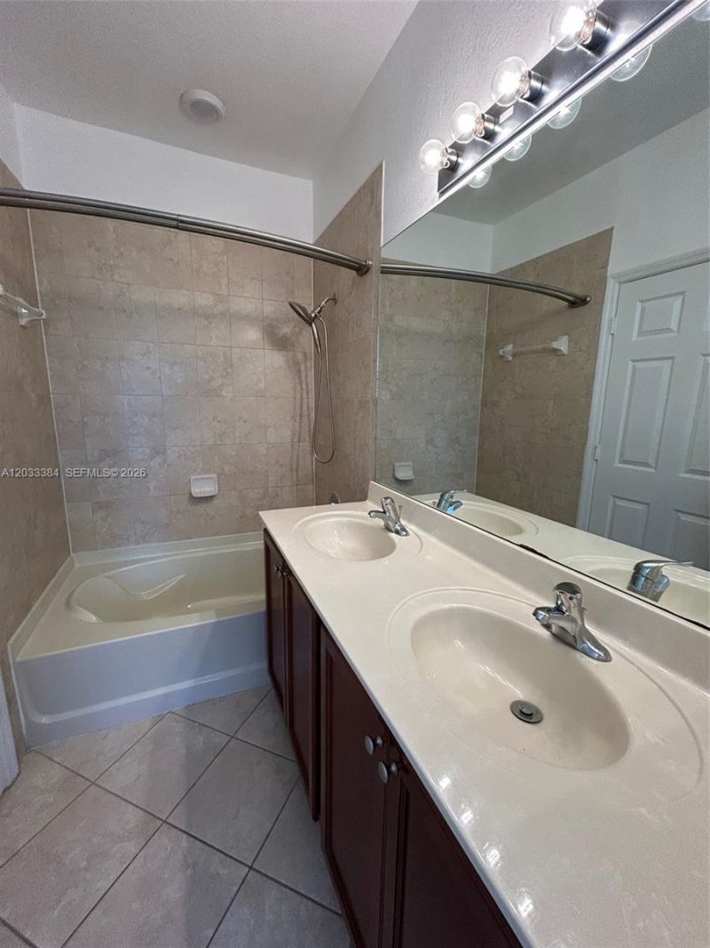 11503 NW 89th St , Unit 206, Doral, FL 33178 Photo