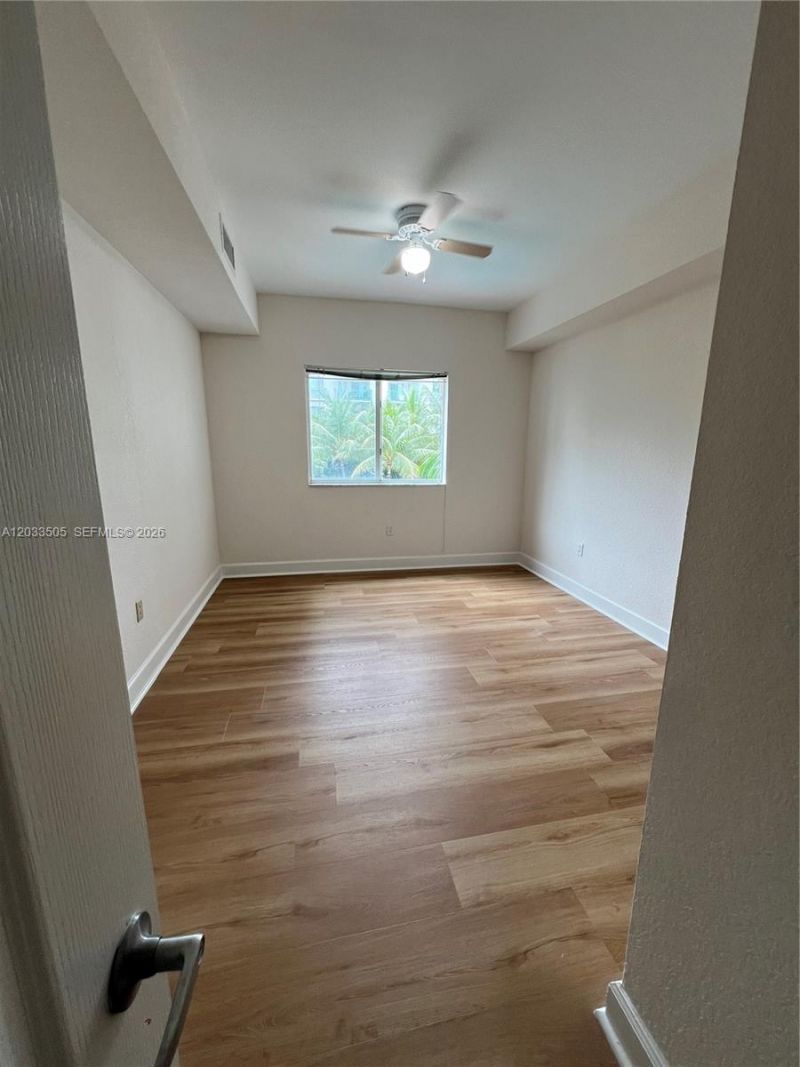 6001 SW 70th St , Unit 425, South Miami, FL 33143 Photo