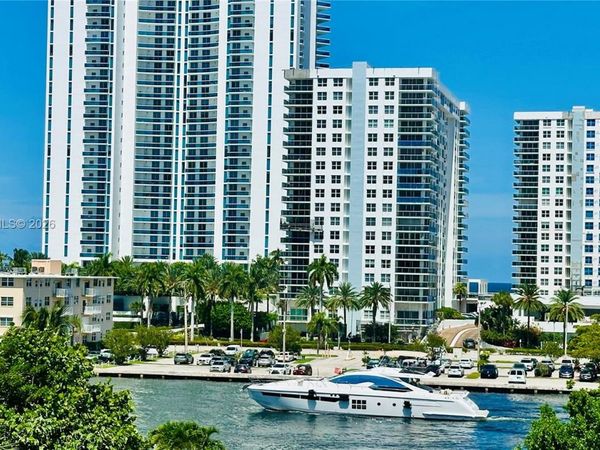 800 Parkview Dr , Unit 506, Hallandale Beach, FL 33009