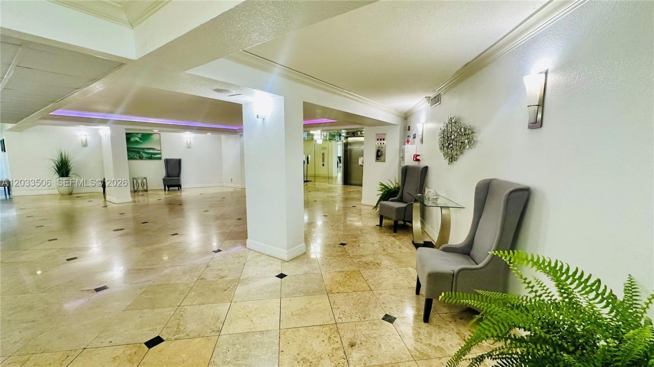800 Parkview Dr , Unit 506, Hallandale Beach, FL 33009 Photo