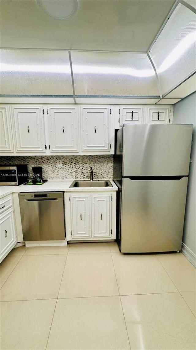 800 Parkview Dr , Unit 506, Hallandale Beach, FL 33009 Photo