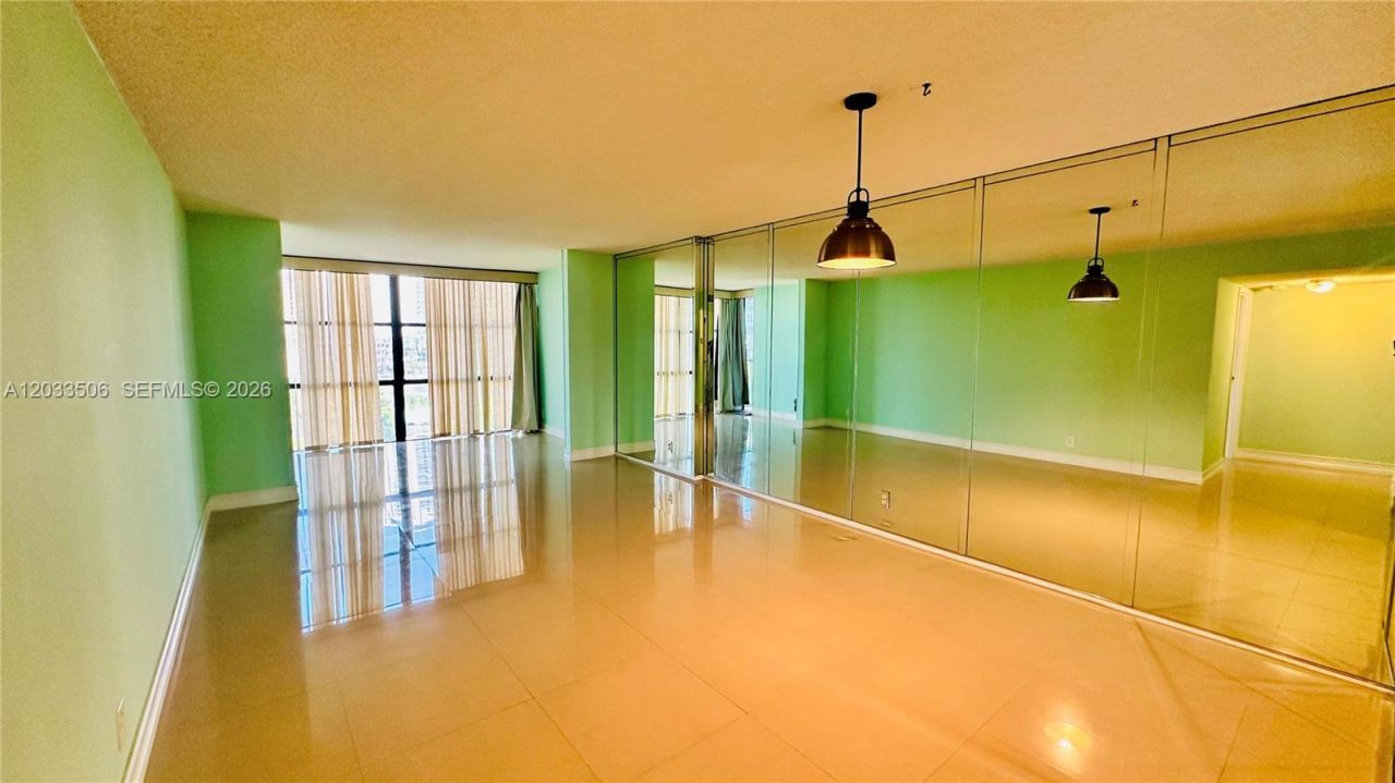 800 Parkview Dr , Unit 506, Hallandale Beach, FL 33009 Photo
