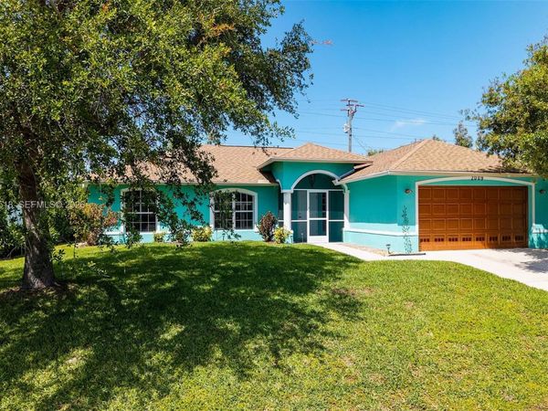 2009 SW 36th Ter , Cape Coral, FL 33914
