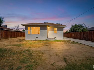 1021 S Brown Street, Bakersfield, CA 93307