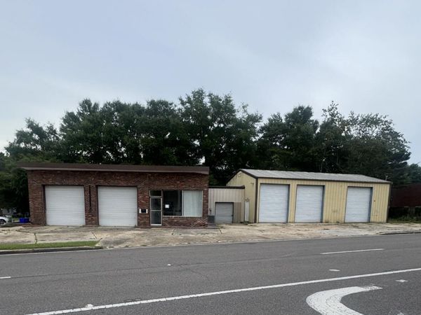 60 S John Sims Parkway, Valparaiso, FL 32580