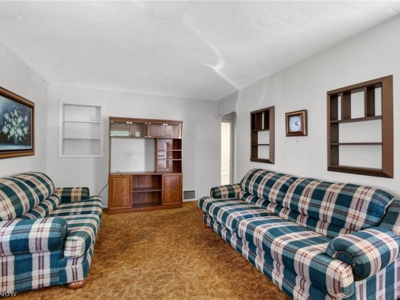 23660 Colbourne Road, Euclid, OH 44123 Photo 11