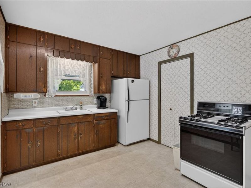 23660 Colbourne Road, Euclid, OH 44123 Photo 3