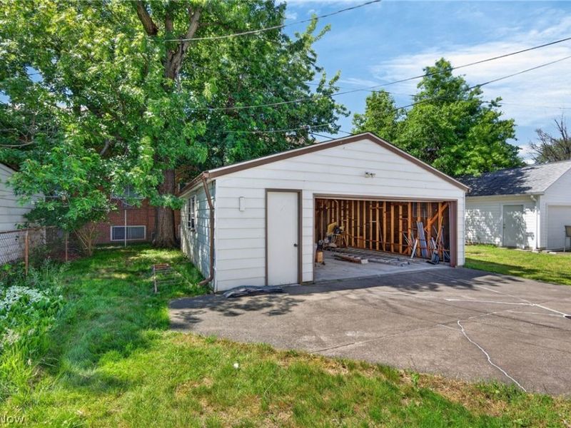 23660 Colbourne Road, Euclid, OH 44123 Photo 31