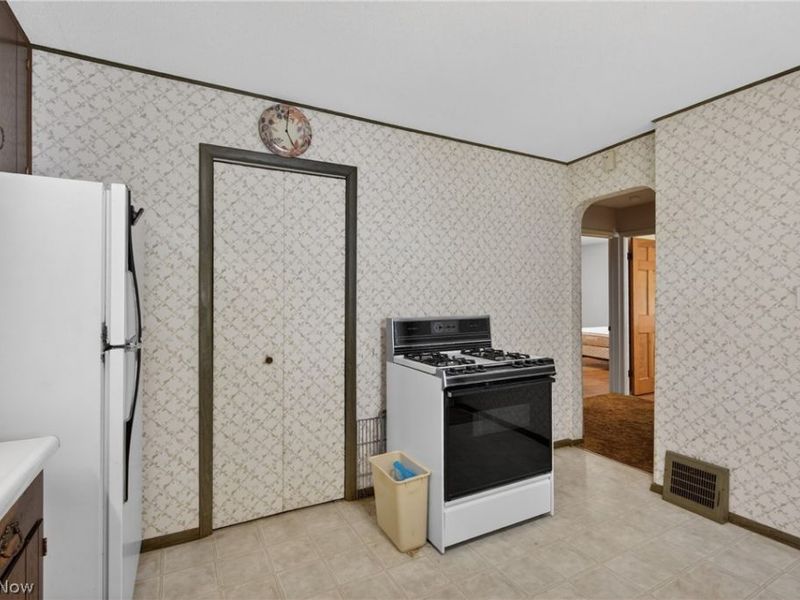 23660 Colbourne Road, Euclid, OH 44123 Photo 4